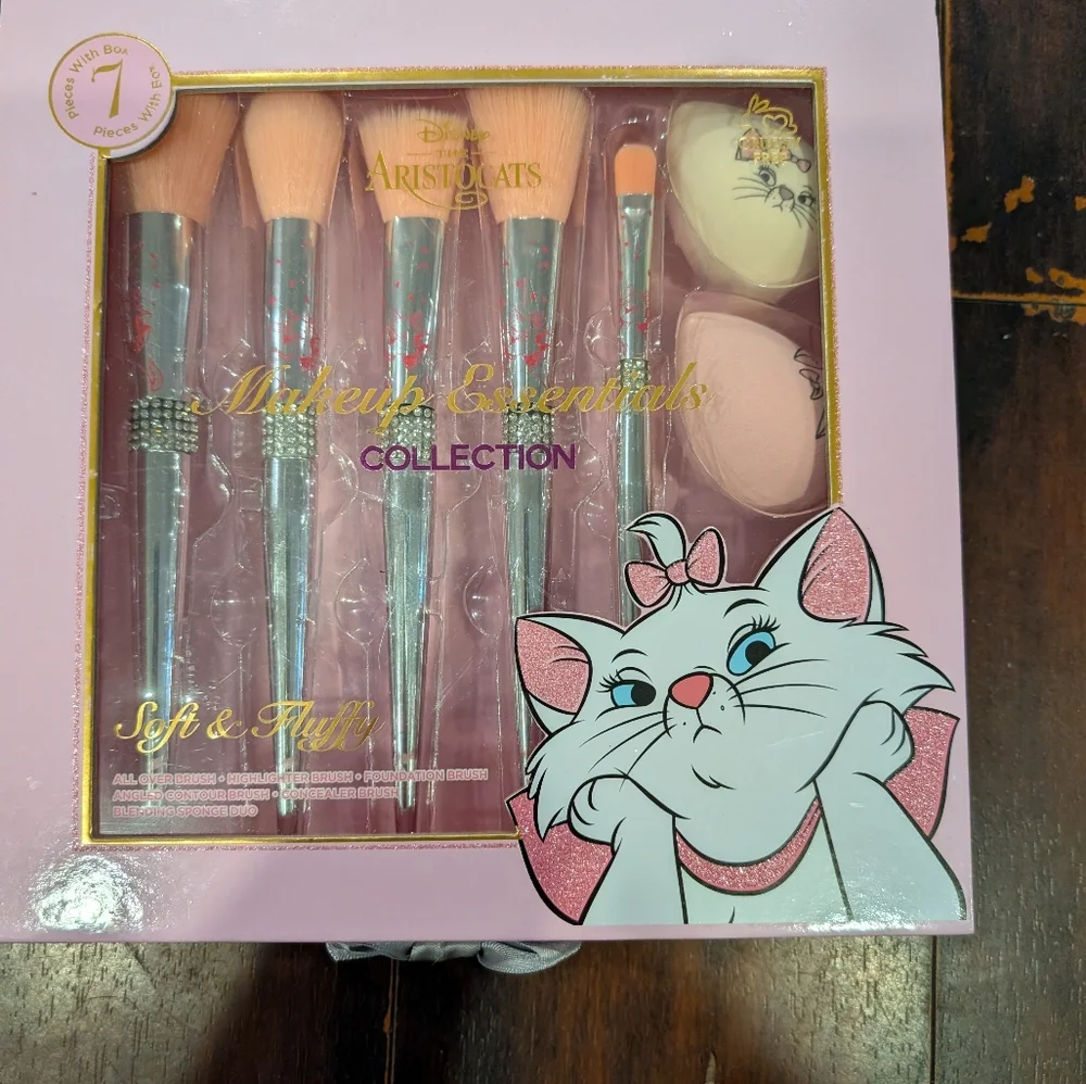 New ARISTOCATS Marie MAKEUP BUNDLE !!